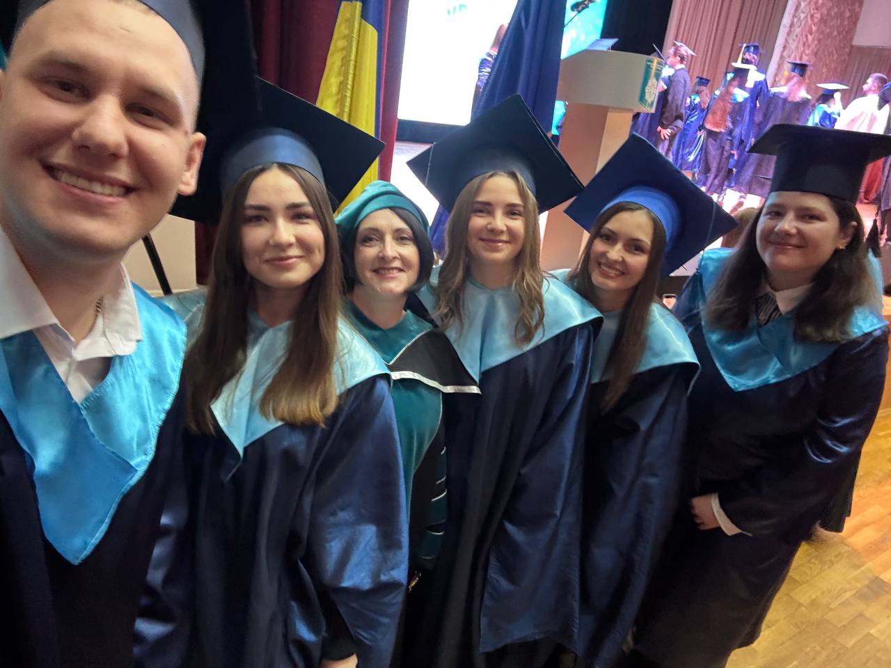  5433842793421333829 121