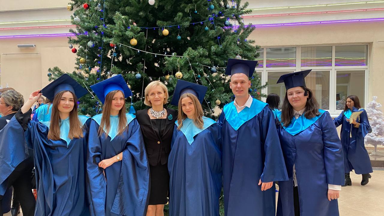  5433842793421333857 121