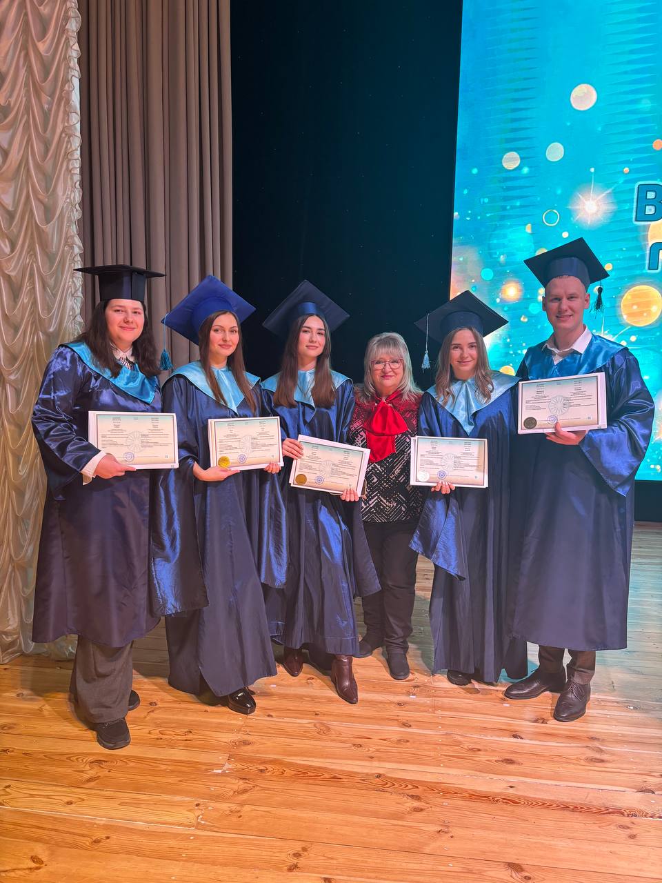  5435925410178263703 121